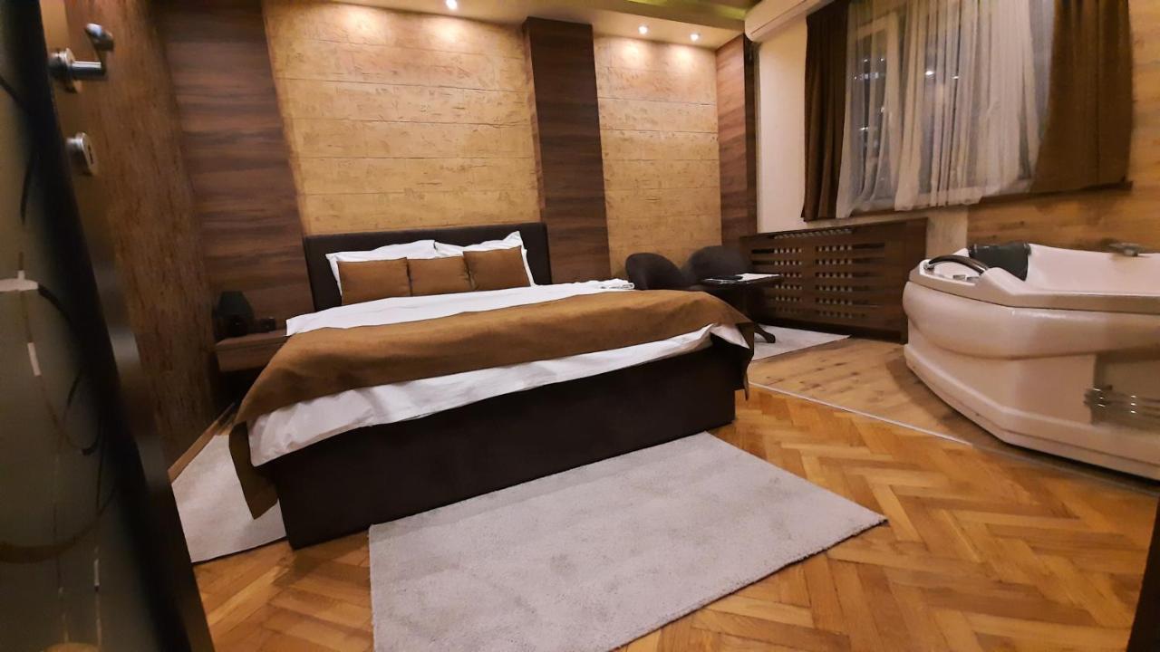 Stan Na Dan Apartman D Lux Jacuzzi 克拉古耶瓦茨 外观 照片