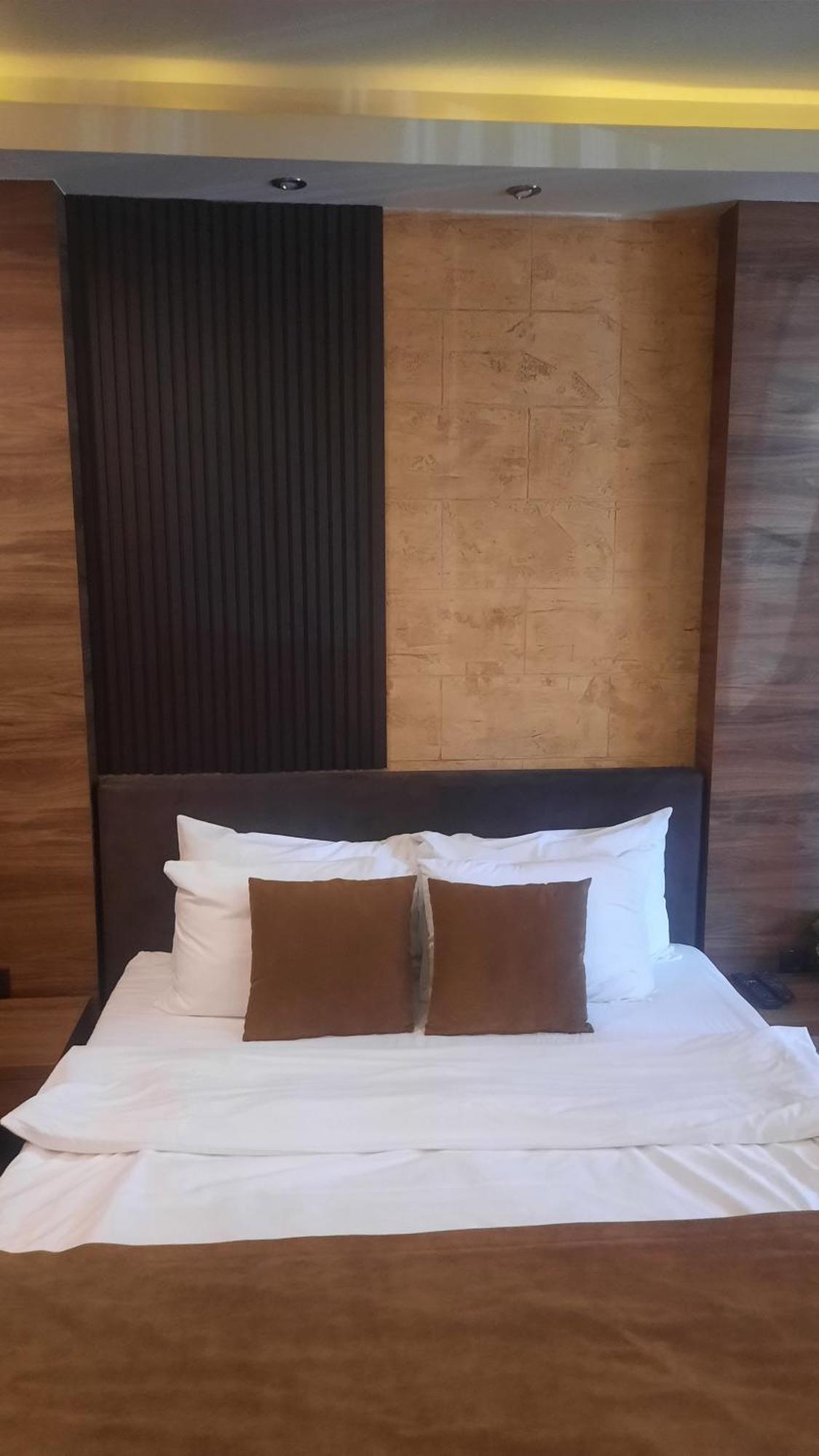 Stan Na Dan Apartman D Lux Jacuzzi 克拉古耶瓦茨 外观 照片