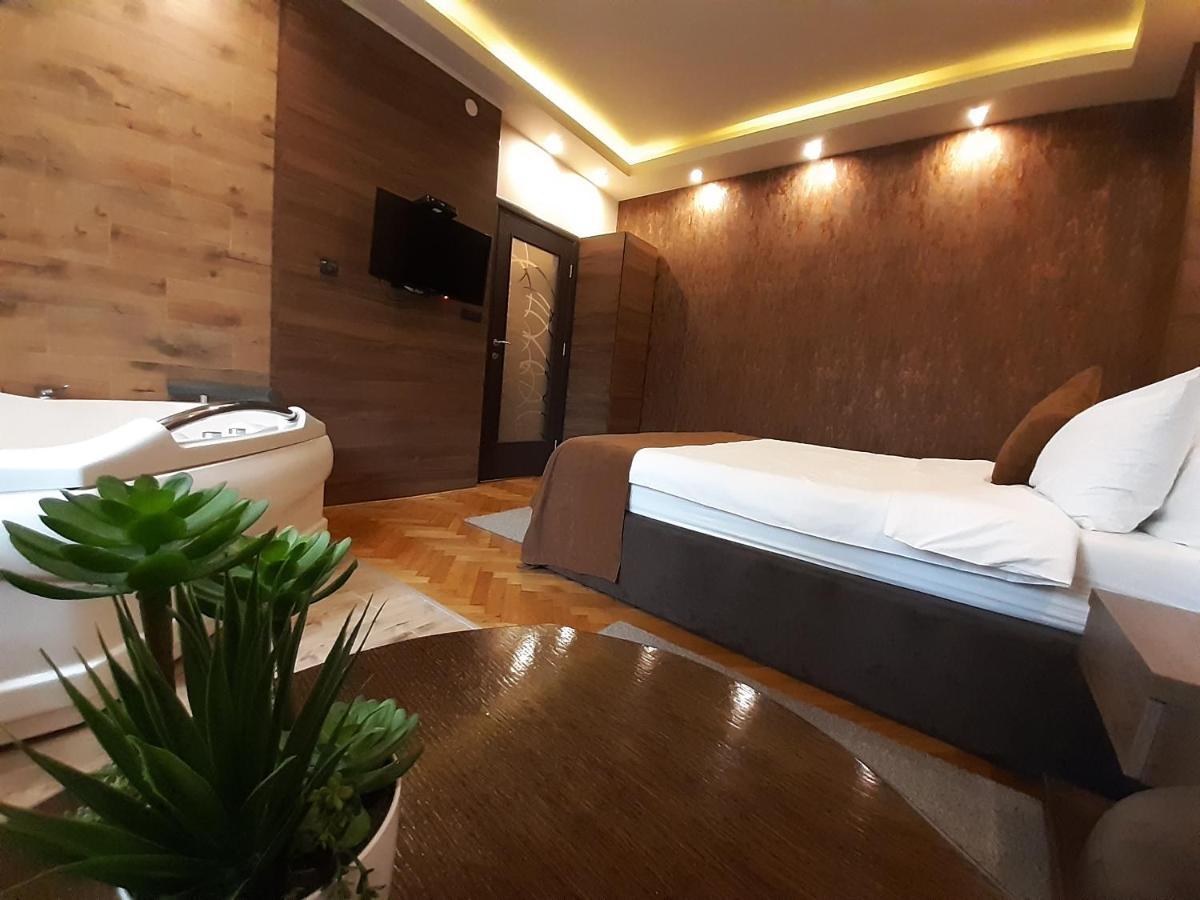 Stan Na Dan Apartman D Lux Jacuzzi 克拉古耶瓦茨 外观 照片